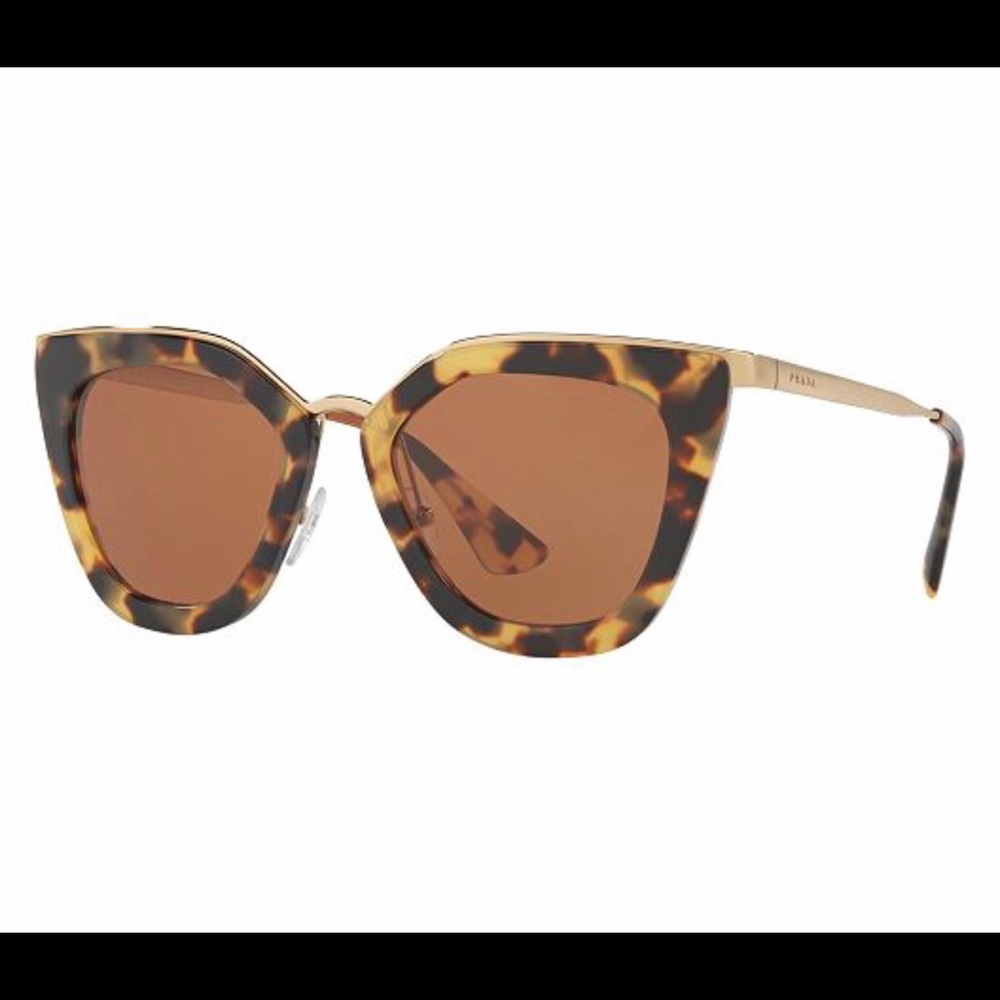 Prada sunglasses 😎